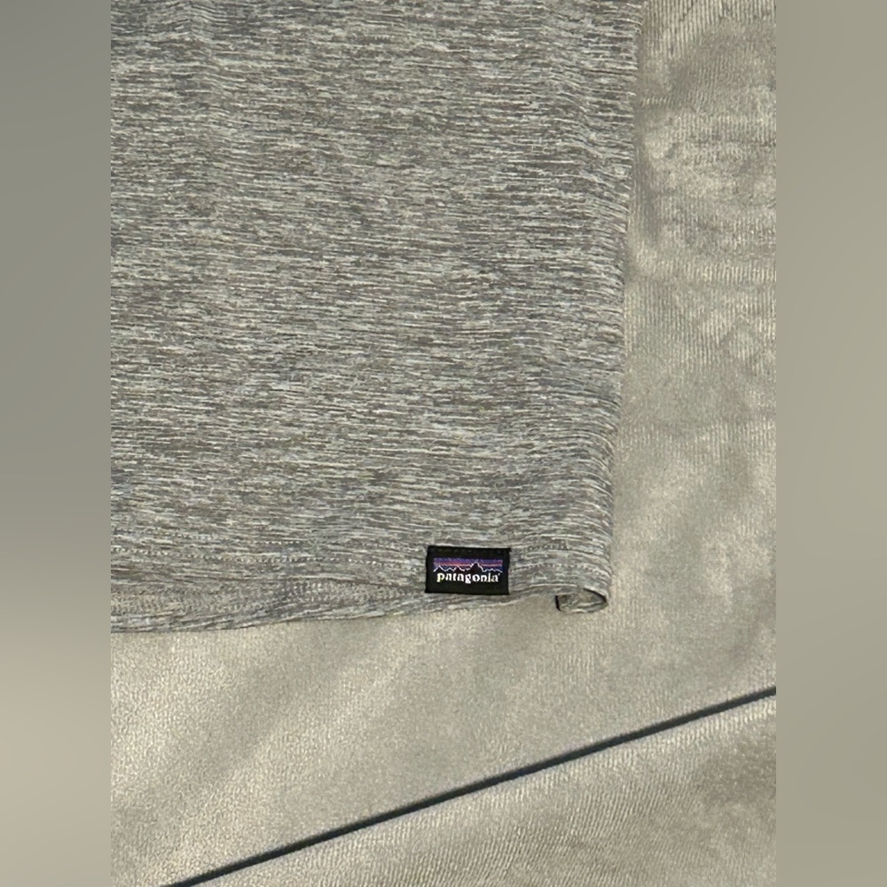 Patagonia Capilene Cool Daily Stretch Performance Shirt in Heathered Grey - XS - Picture 5 of 10